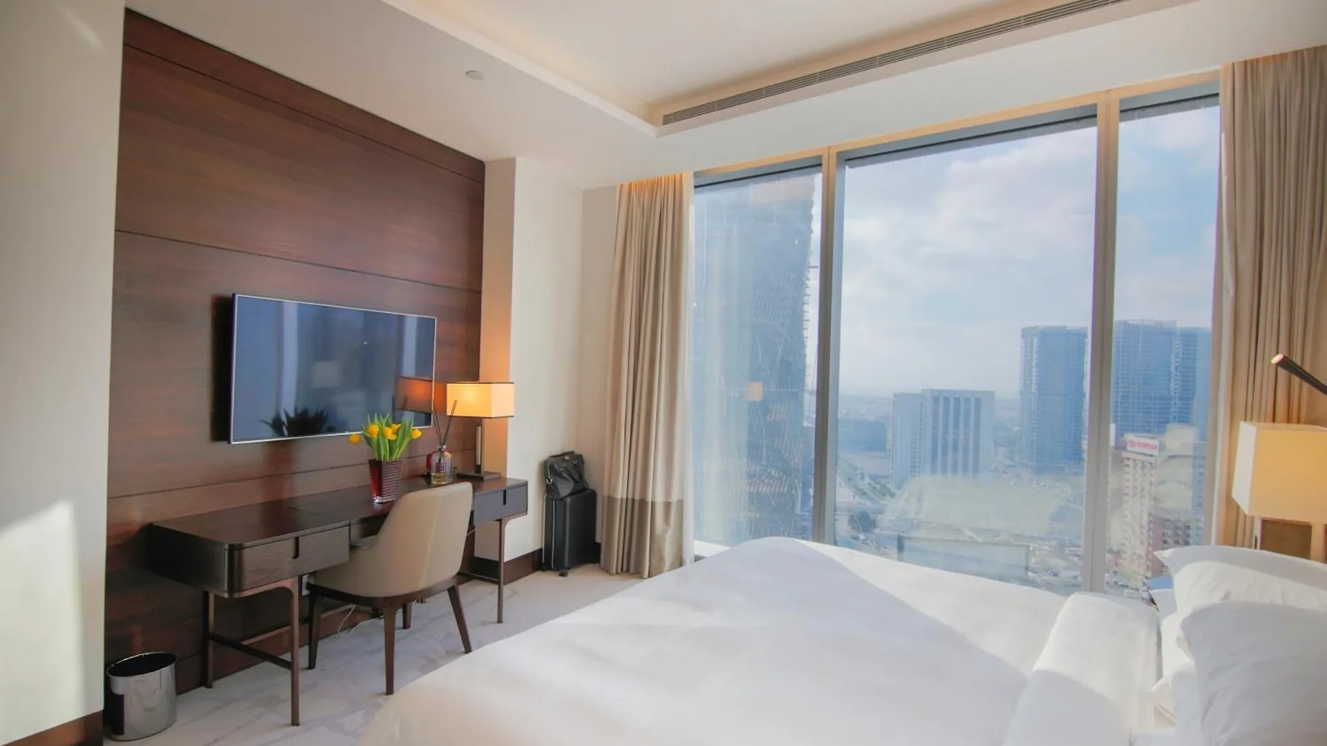 Easemytrip - Spacious Urban Oasis In Address Skyview Tower 2 Dubaï